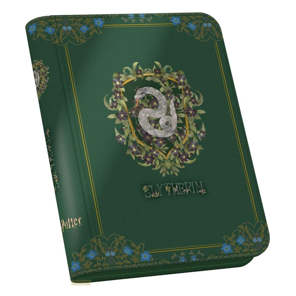 Couverture de livre verte Harry Potter Serpentard avec blason de serpent.