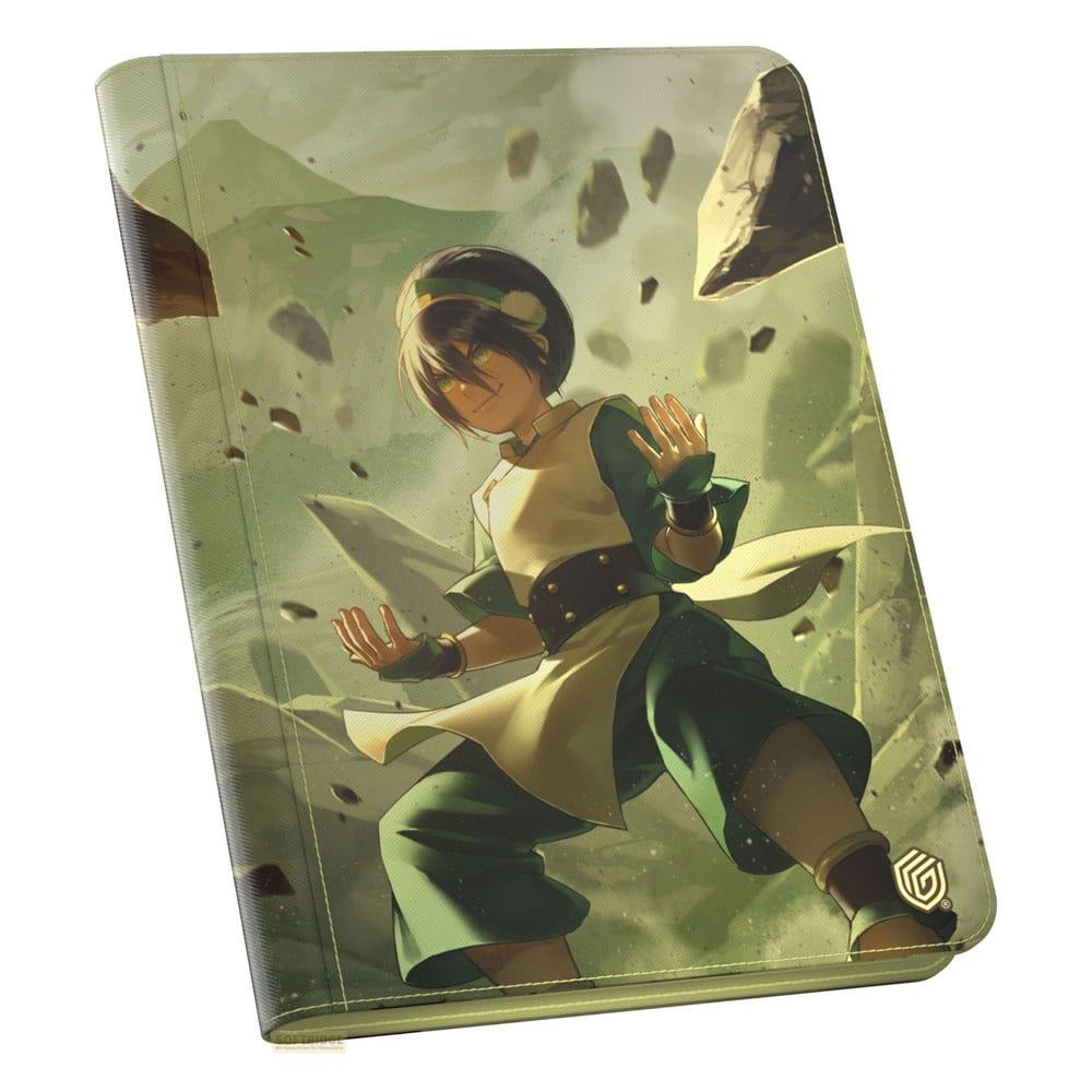 Toph di Avatar lancia rocce con la terra, vestita di verde e giallo.
