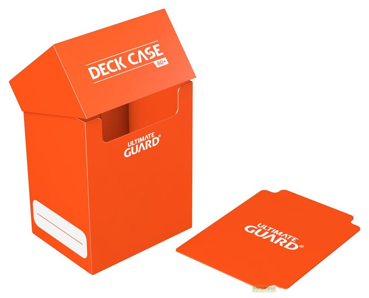 Box porta mazzi arancione con coperchio aperto e due carte. Testo bianco.
