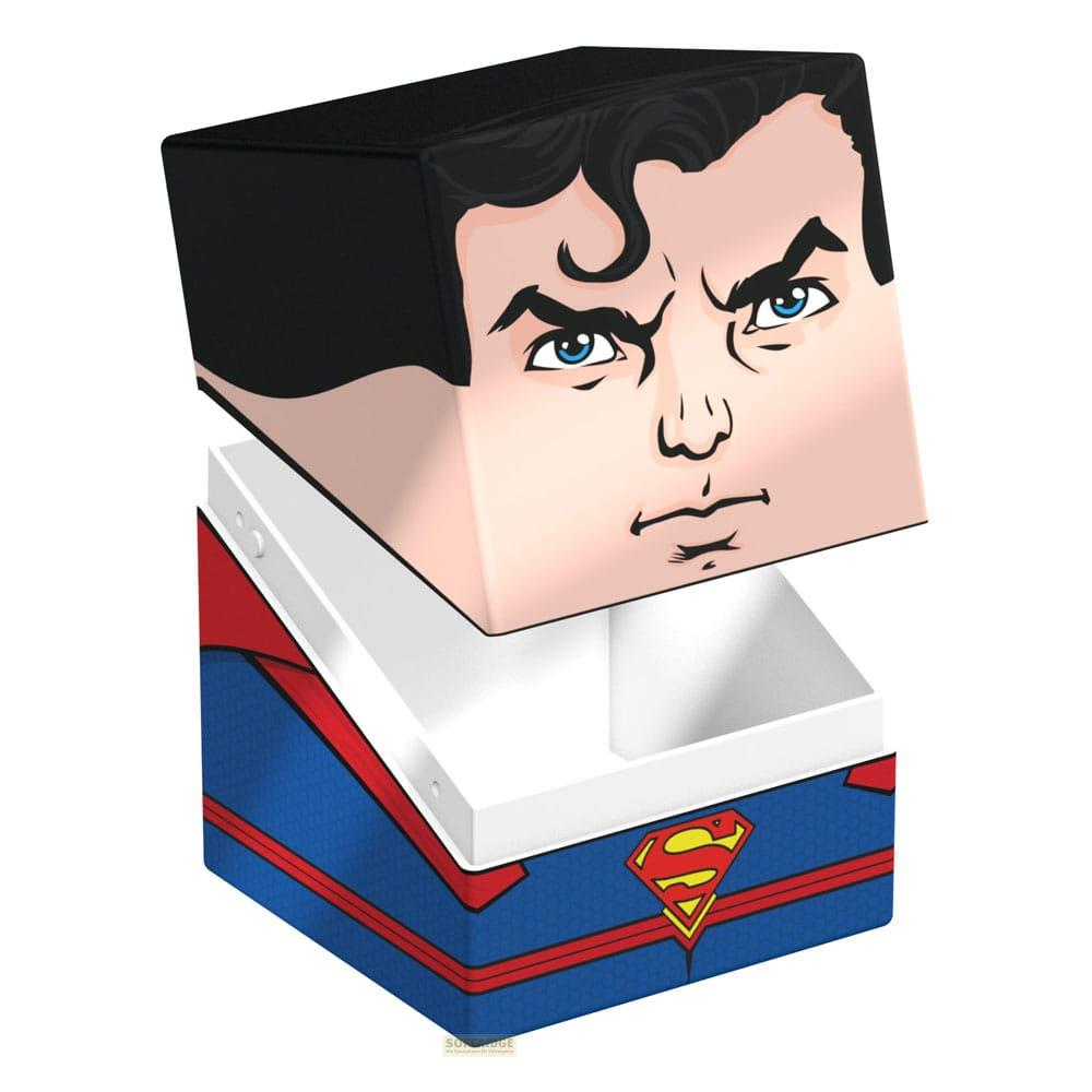 Une boîte conçue comme Superman, avec son visage sur le couvercle.