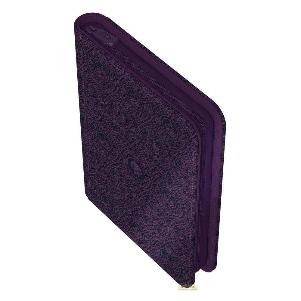 Classeur violet zippé avec motif sombre et logo central.