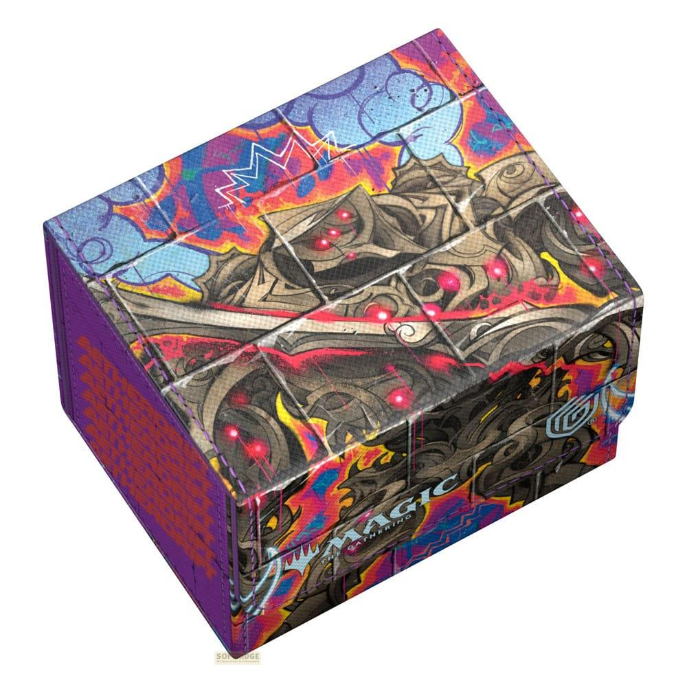 Scatola colorata di Magic The Gathering con motivi fantasy e accenti rossi.
