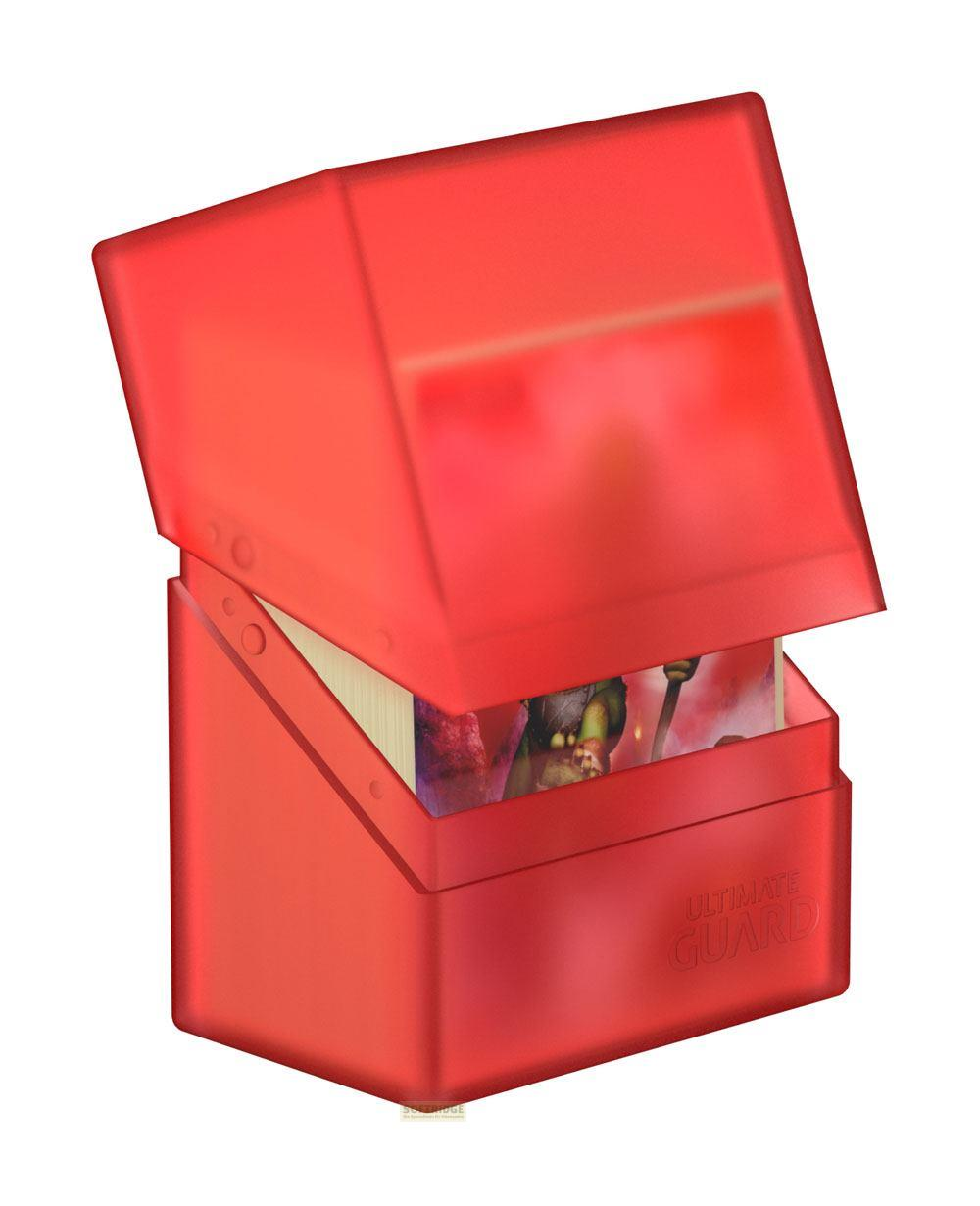 Porte-cartes rouge avec couvercle ouvert, rempli de cartes à jouer.