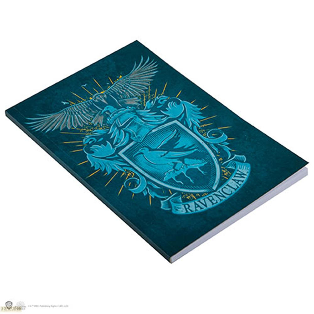 Ein Notizbuch mit dem Ravenclaw-Wappen, das einen Adler und Raben zeigt.