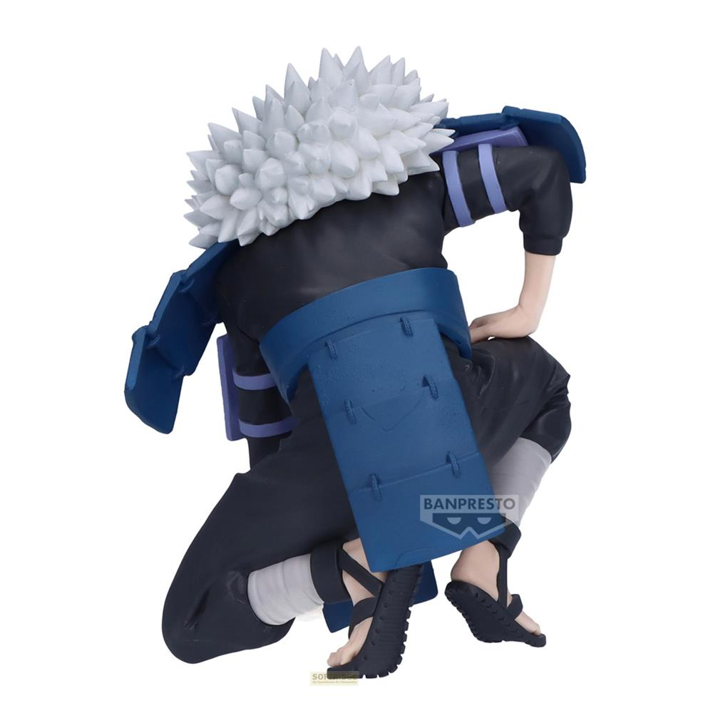 Figura con pelo blanco, armadura azul y traje negro, arrodillada en el suelo.