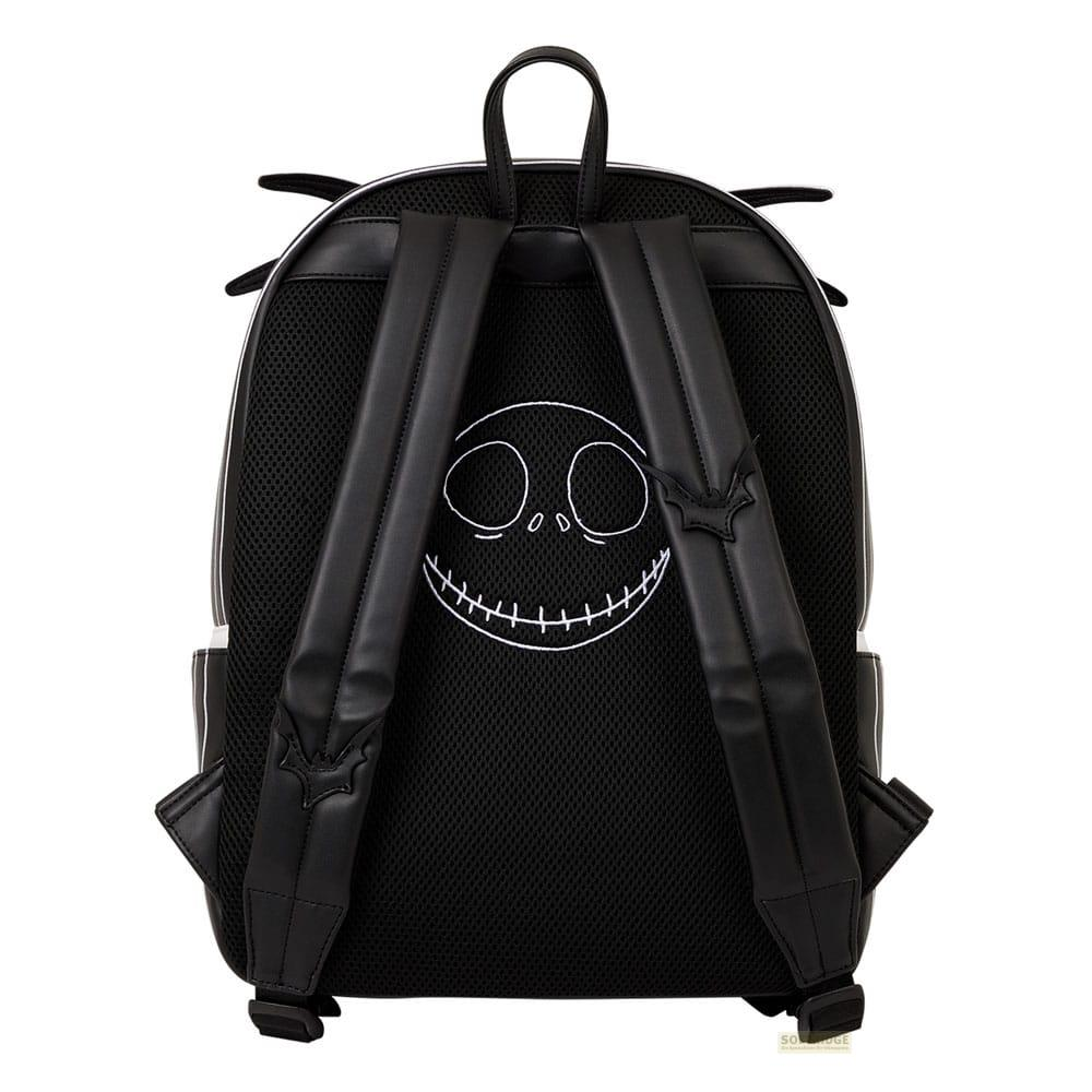 Mochila negra con la cara de Jack Skellington y detalles de murciélago.