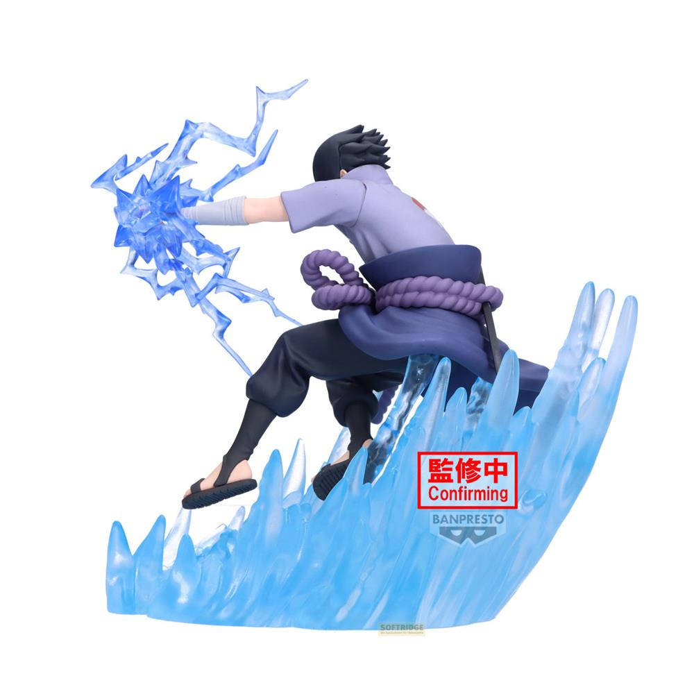 Figura de Sasuke con rayos azules y efectos de agua.