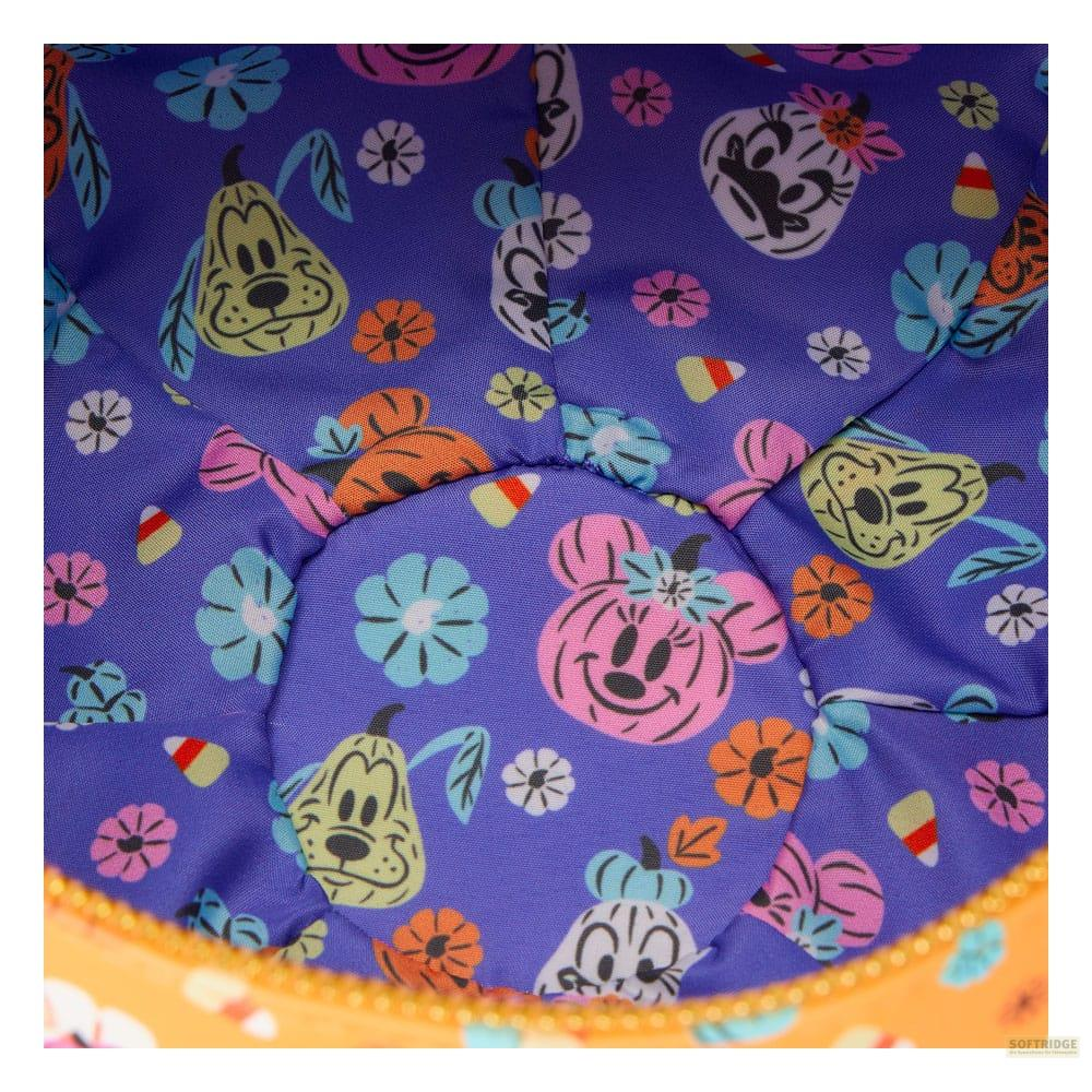 Tela morada con motivos de Halloween: Mickey, Minnie como calabazas, Pluto, flores, caramelos.