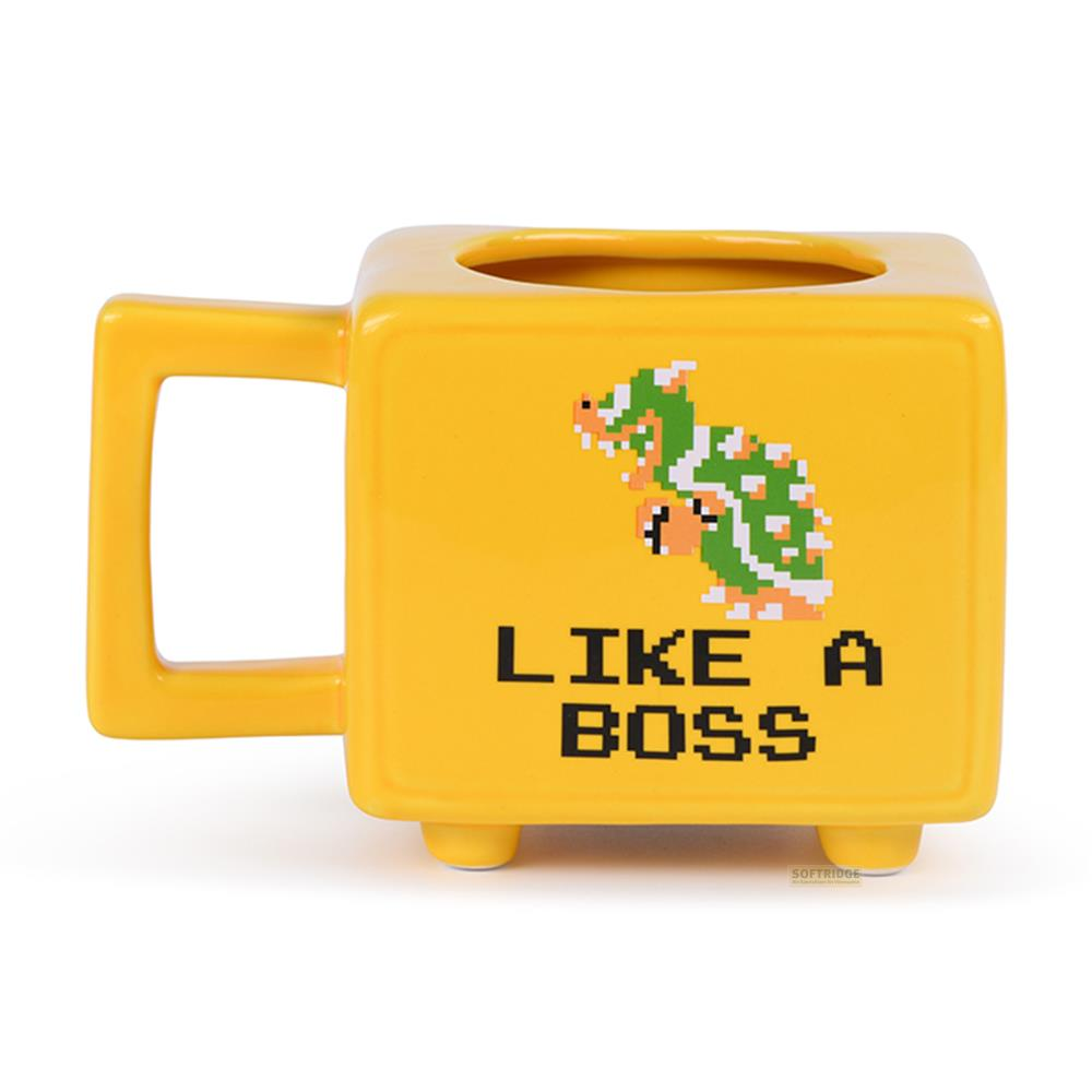 Taza amarilla con gráfico pixelado de Bowser y texto "LIKE A BOSS".