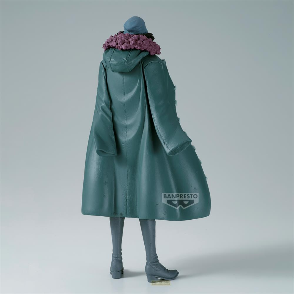 Figura con abrigo verde azulado, pelo morado y gorro azul.