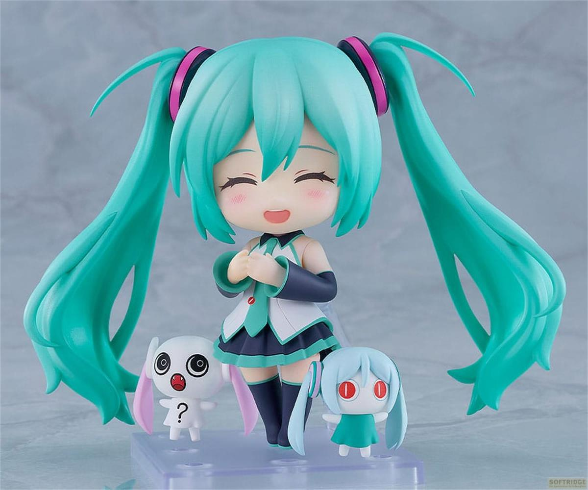 Figura anime di Miku con due piccoli compagni.