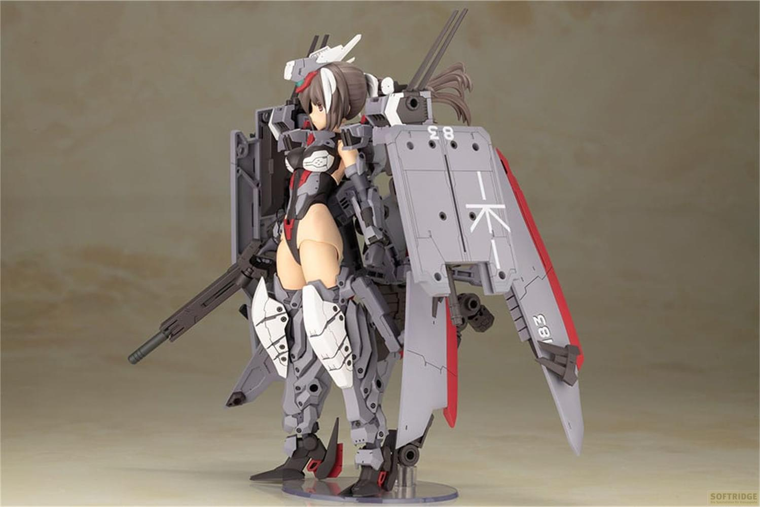 Figurine de femme en armure avec fusil et ailes, sur fond neutre.