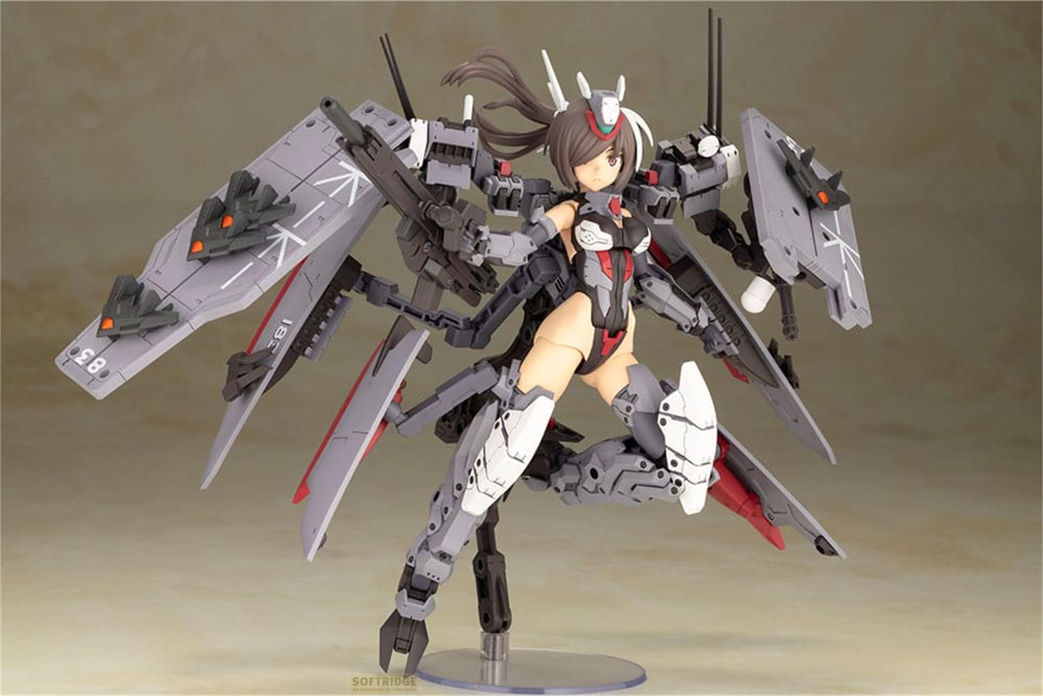 Figurine féminine en armure grise et blanche avec de grandes ailes et armes.