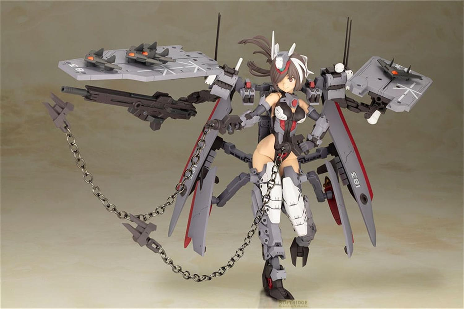 Une figurine d'action avec des ailes mécaniques, des armes et des chaînes.