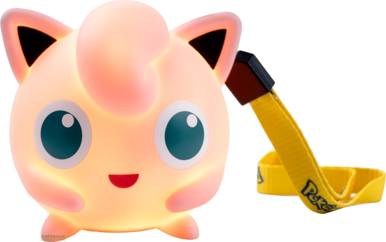 Una figura brillante de Jigglypuff con ojos grandes y un cordón amarillo con logo "Pokemon".