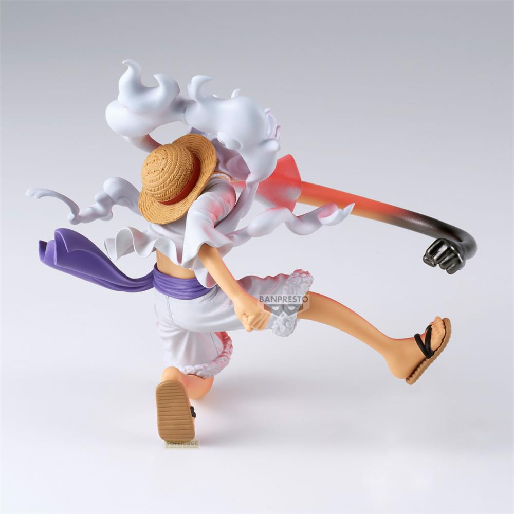 Figura de Monkey D. Luffy Gear 5, con pelo blanco y patrones de llamas rojas.