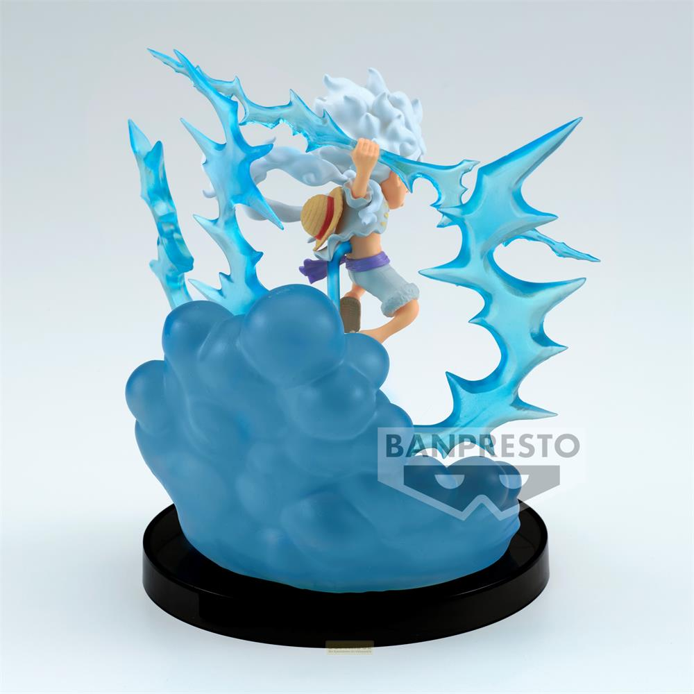 Figura de Monkey D. Luffy con pelo blanco y efectos de energía azul sobre base de nube.