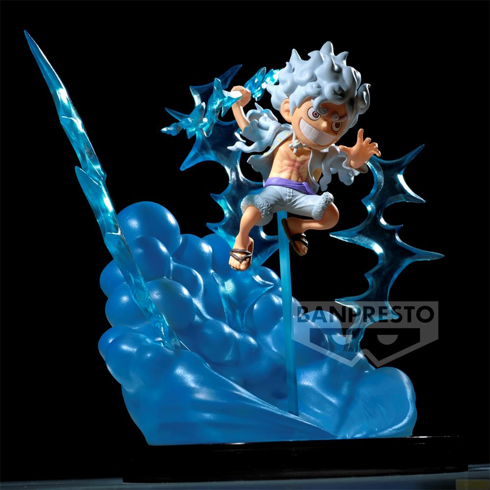 Figura de Monkey D. Luffy en su forma Gear 5 con pelo blanco y sonrisa.