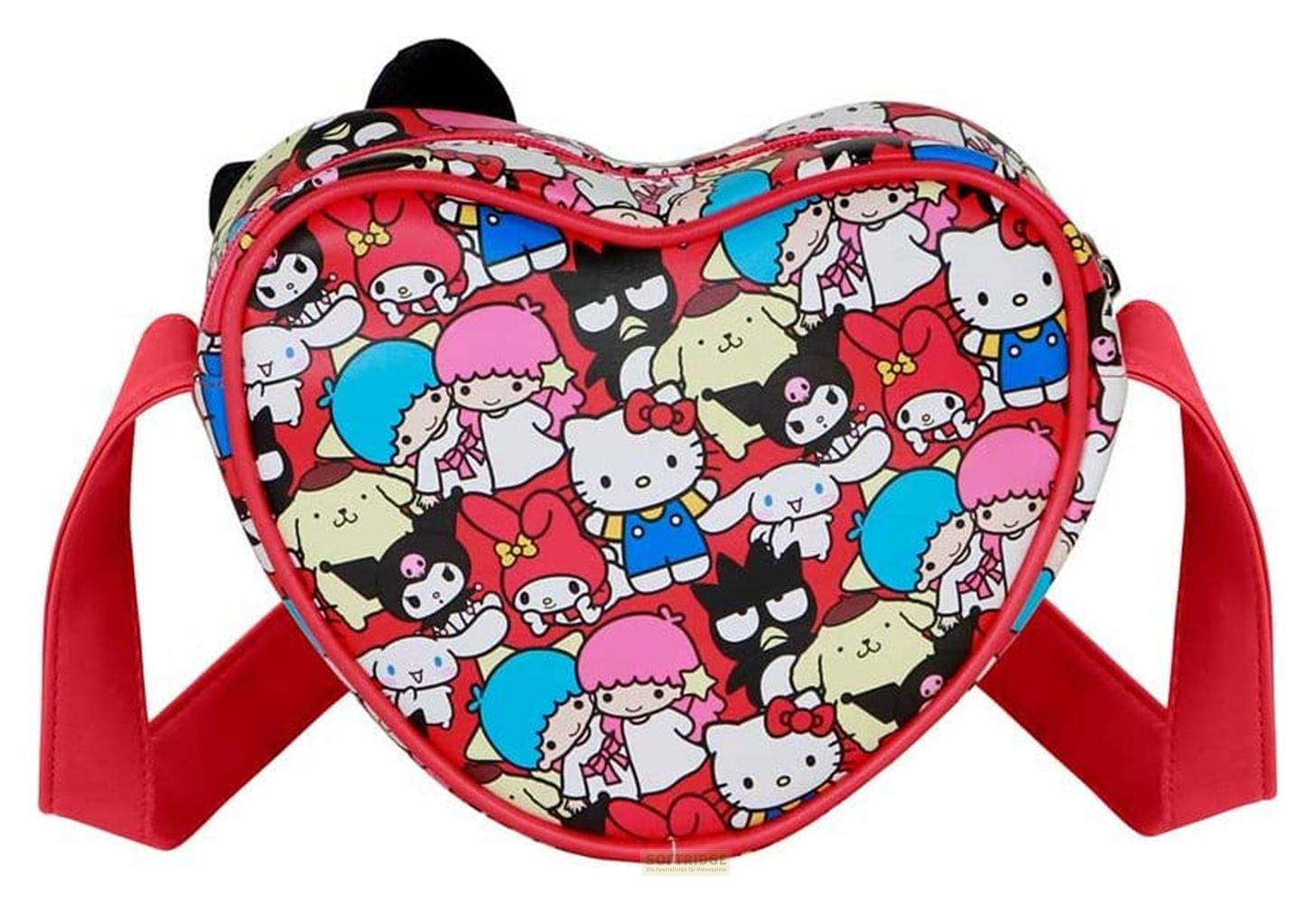 Una mochila roja en forma de corazón con personajes de Sanrio.
