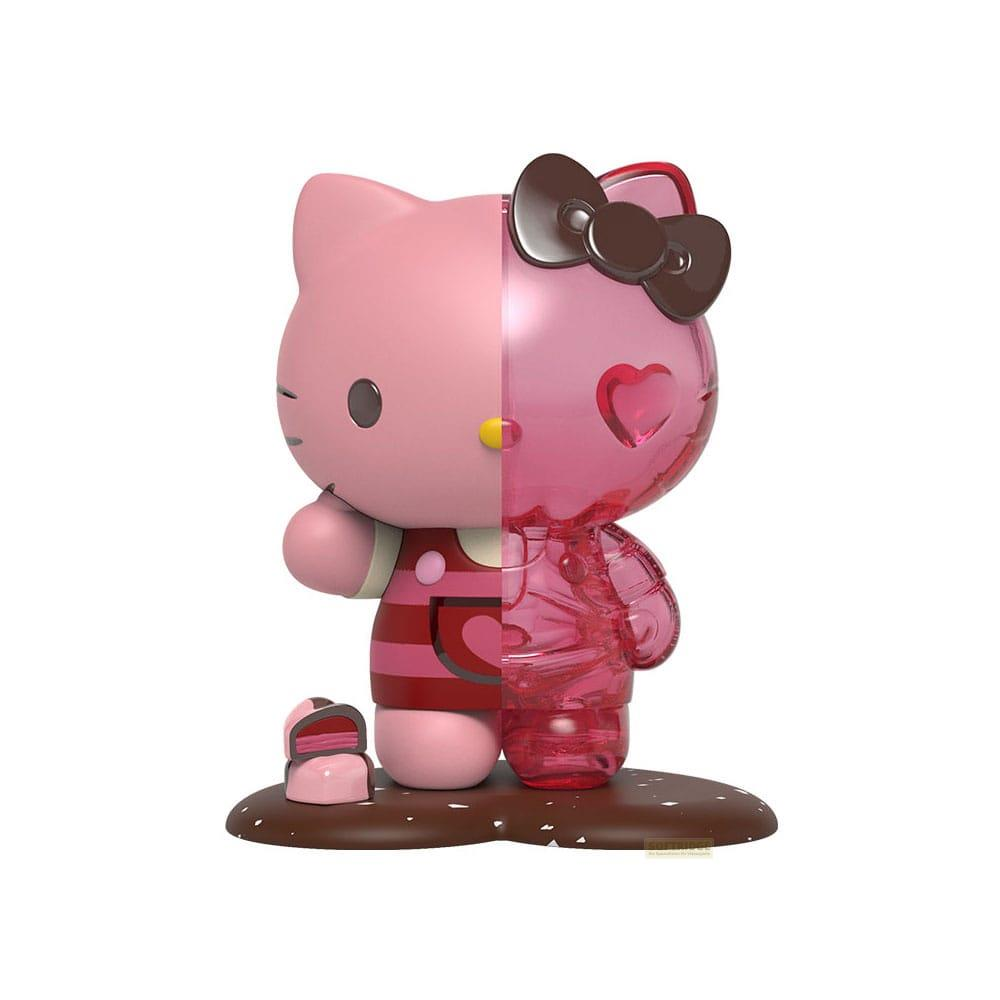 Figura de Hello Kitty rosa semitransparente con lazo y ropa marrones.