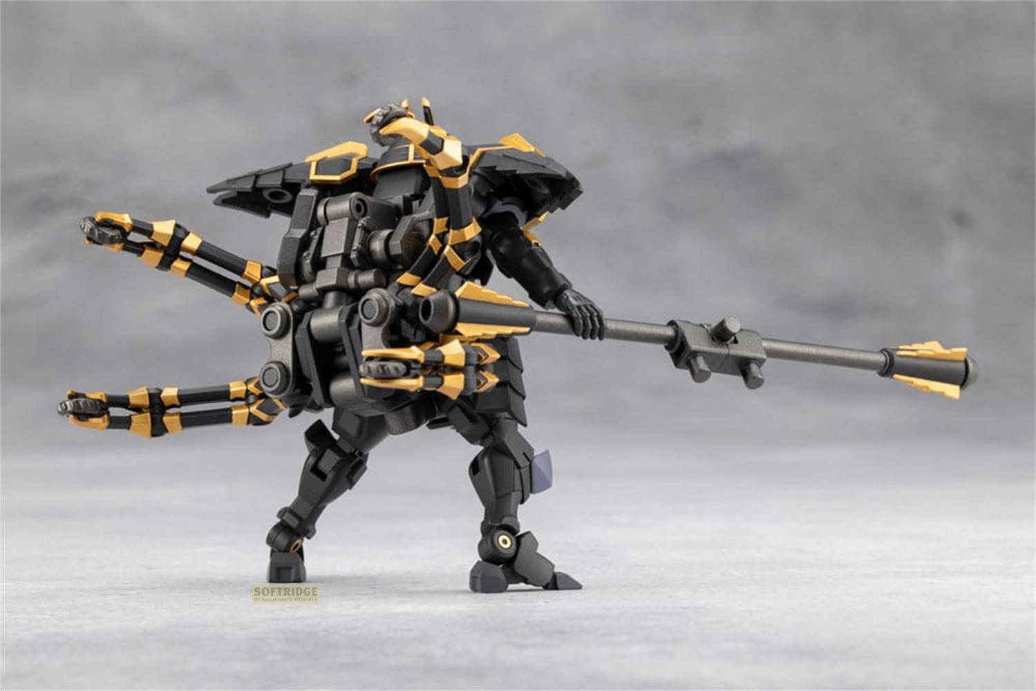 Ein schwarzer und goldener Mech mit Waffe auf grauem Hintergrund.