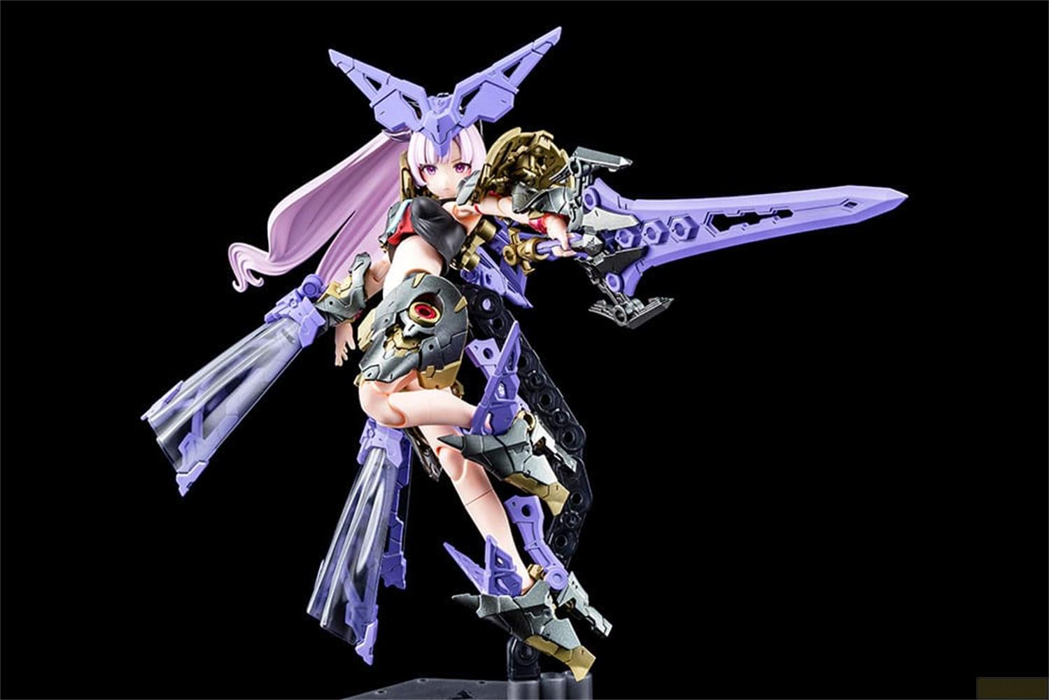 Une figurine violette et argentée tenant une épée et des armes sur fond noir.