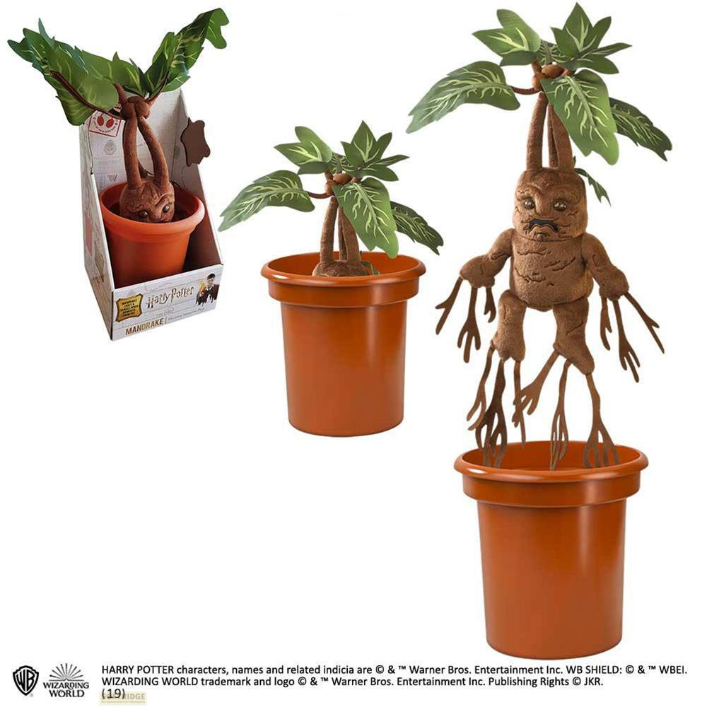 Tres figuras de Mandrágora de Harry Potter en macetas marrones, una en embalaje.