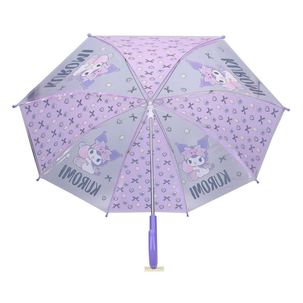 Un paraguas morado abierto con estampado de Kuromi y cruces.