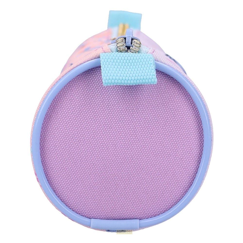 Una bolsa redonda y plana de color rosa con cremallera y ribete azul claro.