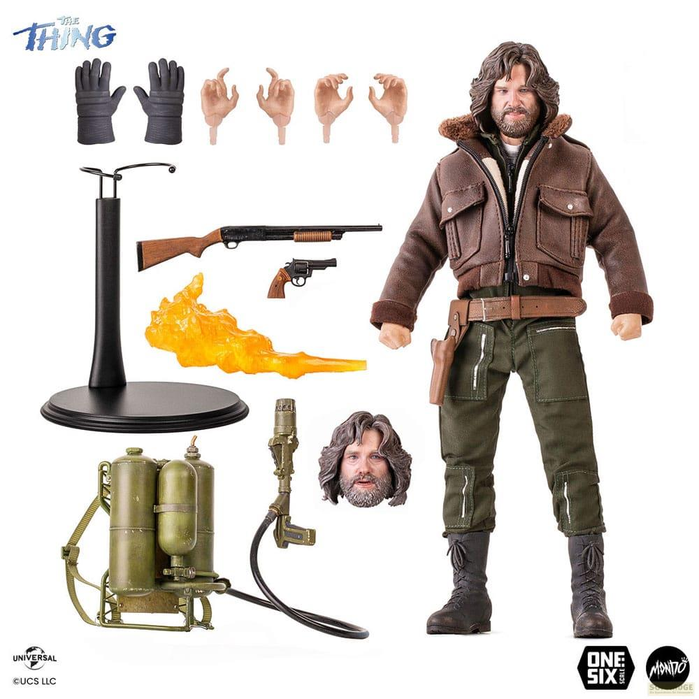 Action figure con accessori: giacca, pantaloni, stivali, guanti, armi, fiamme e testa.