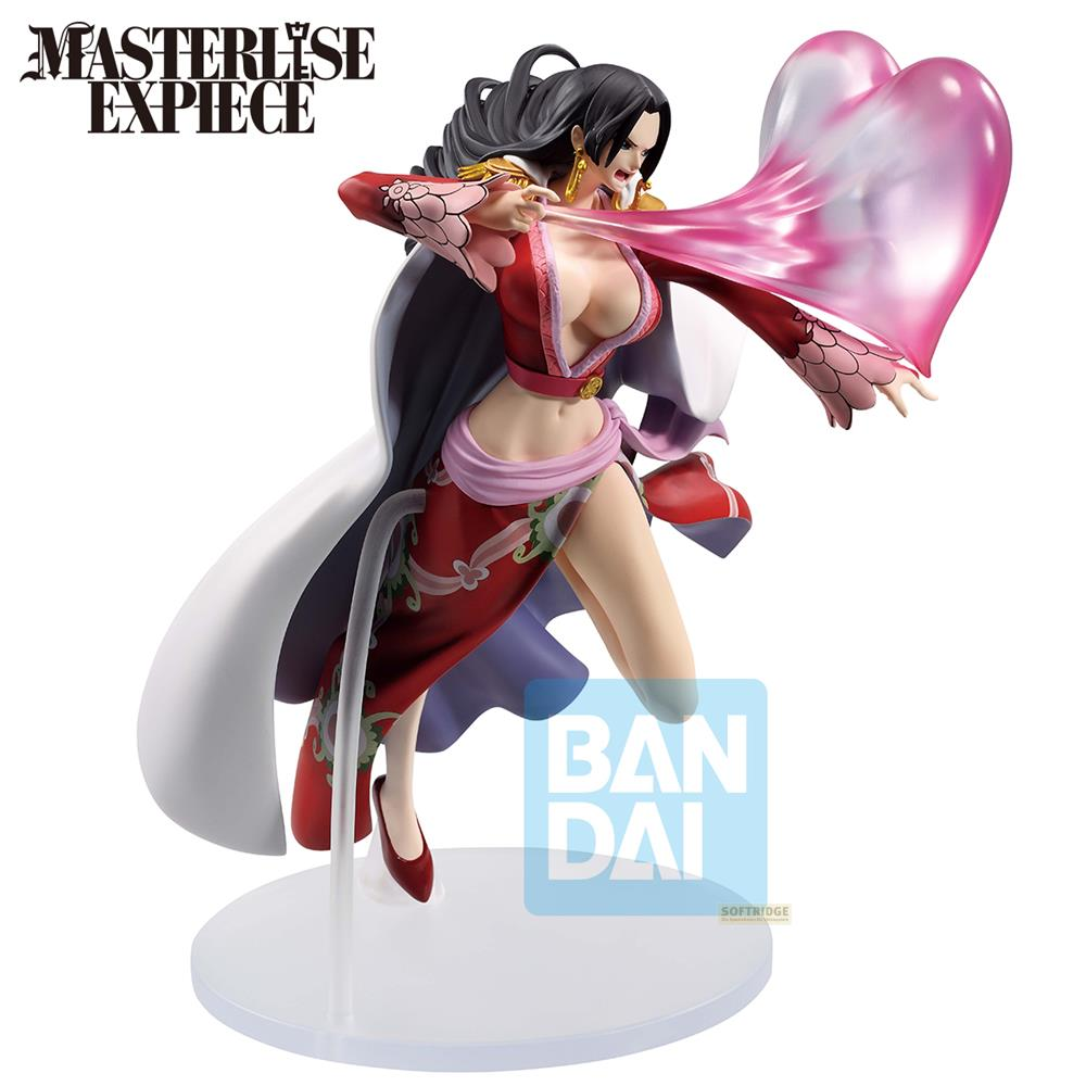 Una figura del personaje de anime Boa Hancock con un vestido rojo.