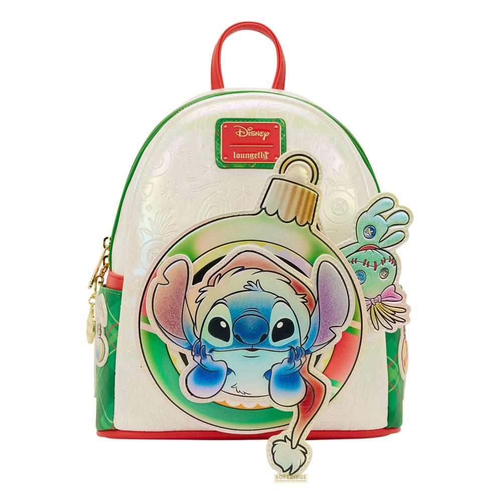 Mochila blanca con logo de Disney, Stitch en un adorno navideño y Scrump.