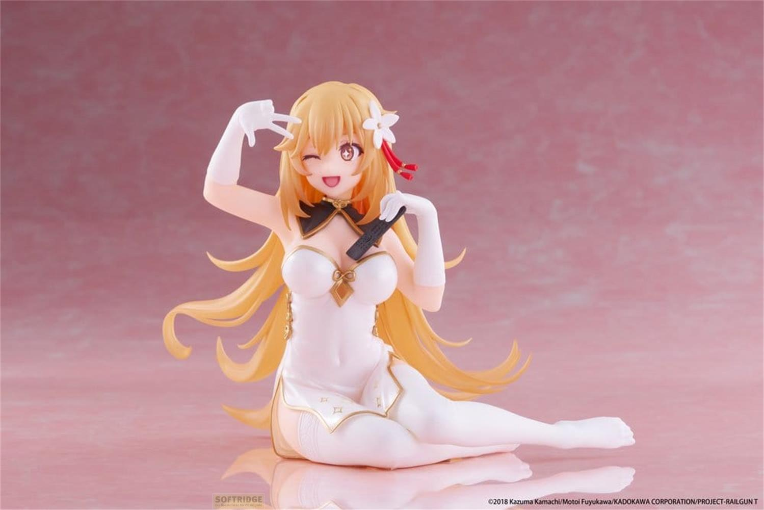 Eine Anime-Figur in weißem Kleid mit blondem Haar, die eine Geste macht.