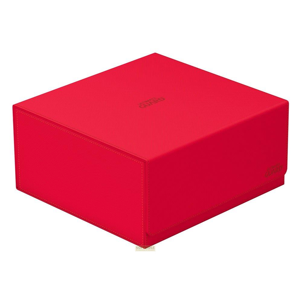 Una scatola rossa per carte da gioco con logo "ULTRA PRO".
