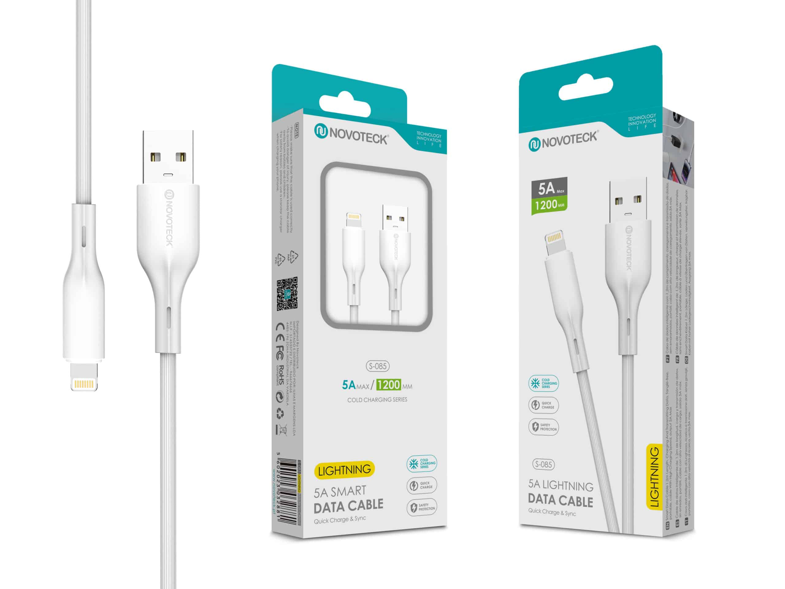 Due cavi di ricarica bianchi Novoteck con connettori USB e Lightning sulla confezione.