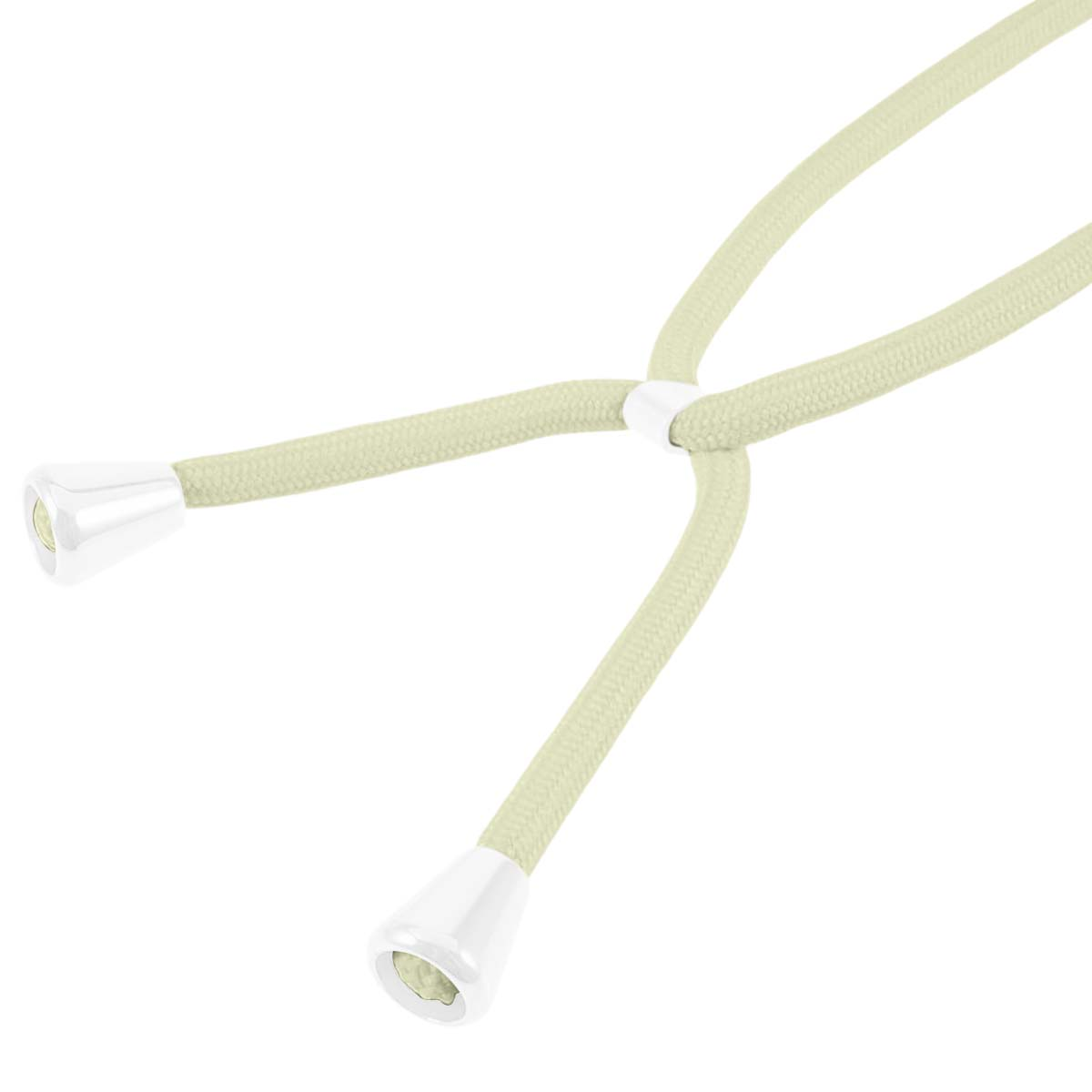 Primer plano de un cordón trenzado verde claro, dividido en dos hebras, con un ajustador de plástico blanco y puntas de metal plateado.