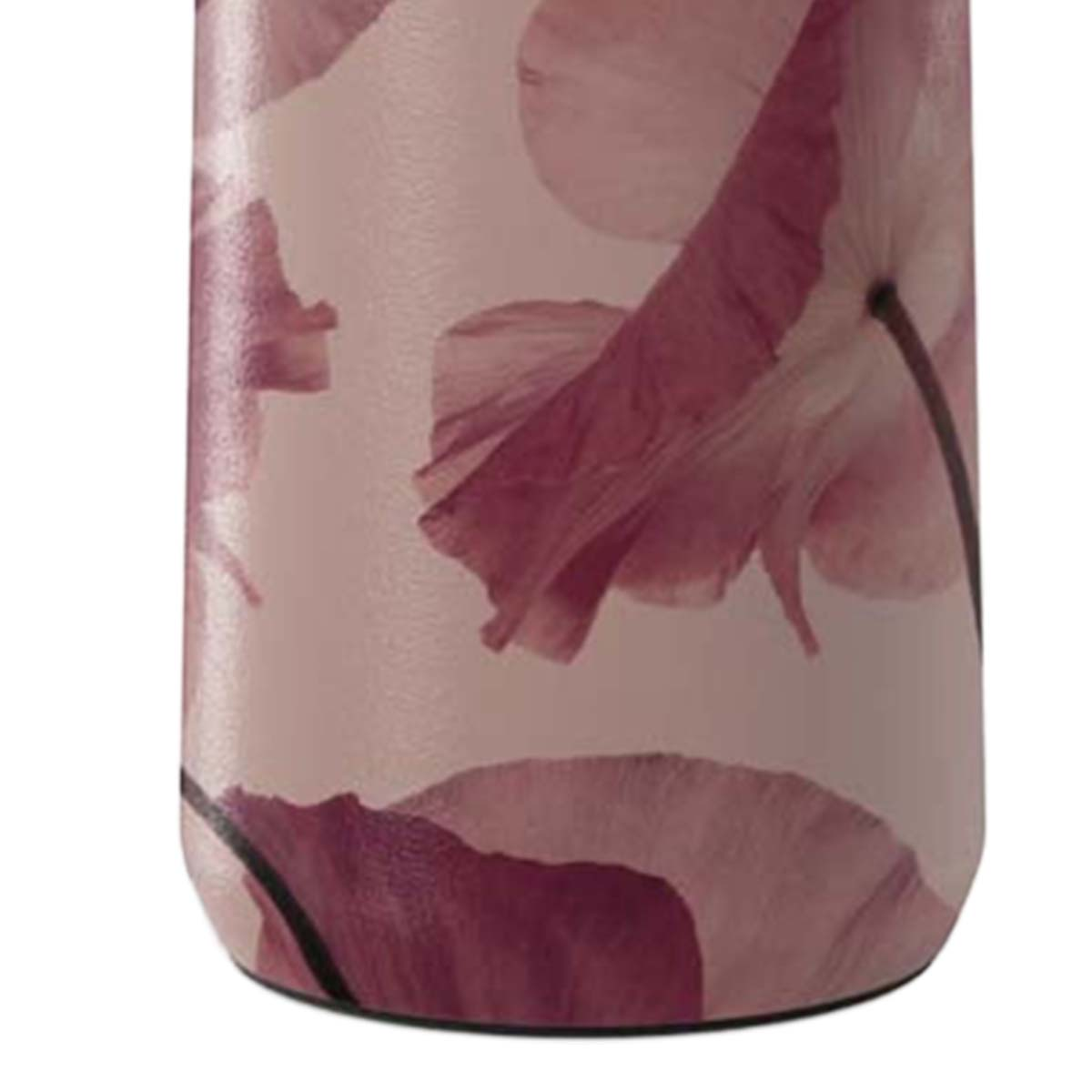 Una botella con un estampado de amapolas rosas.