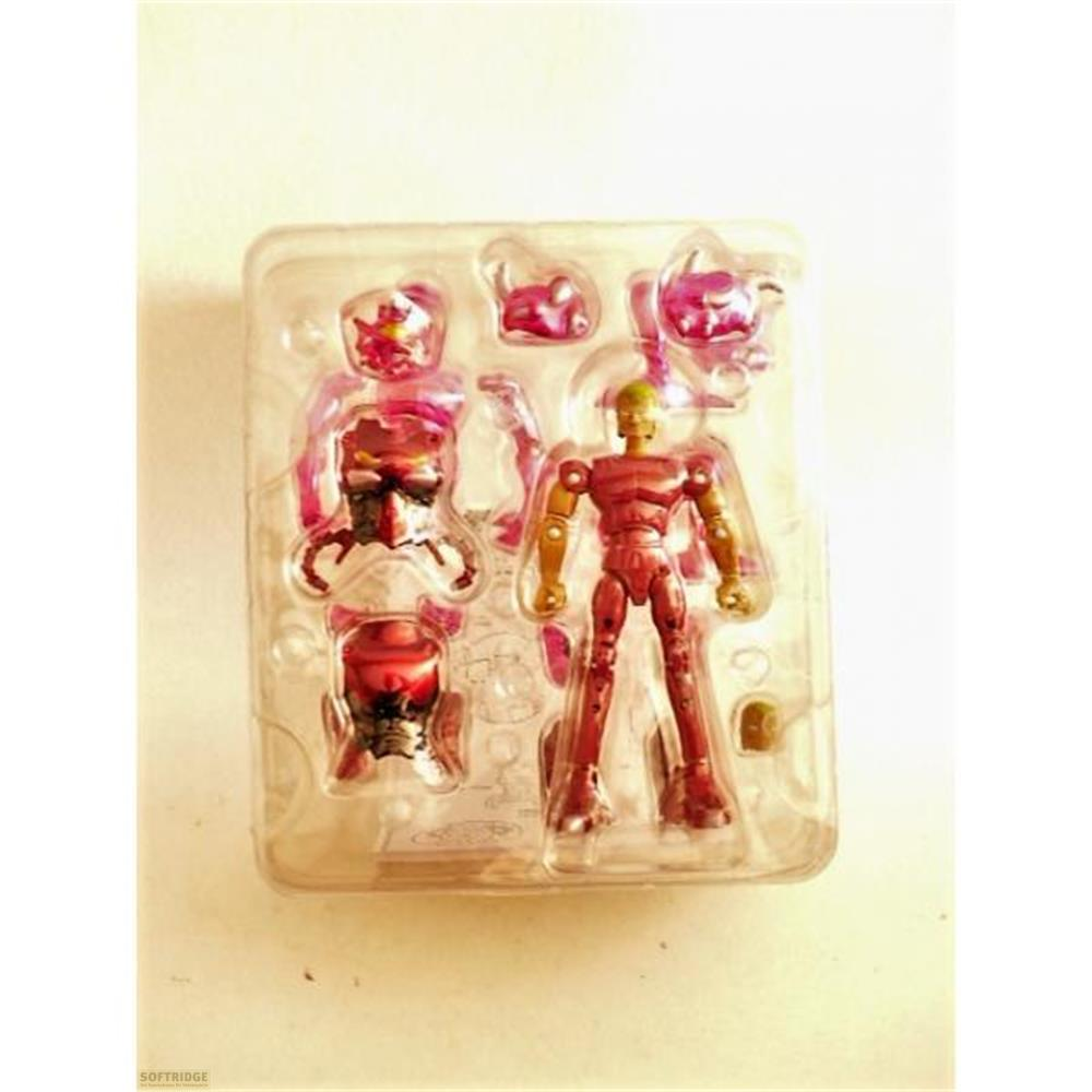 Due action figure in confezione trasparente, una rossa e oro, l'altra rosa e rossa.