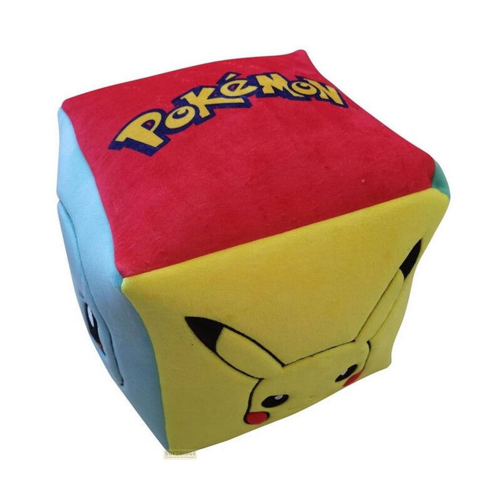 Ein Würfel mit Pokémon-Aufdruck. Eine Seite ist rot mit dem Pokémon-Logo, eine ist gelb mit Pikachu.