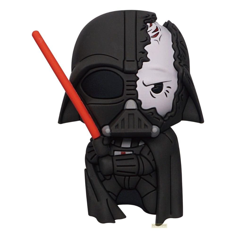 Darth Vader mit rotem Lichtschwert, eine Maske ist teilweise abgerissen.