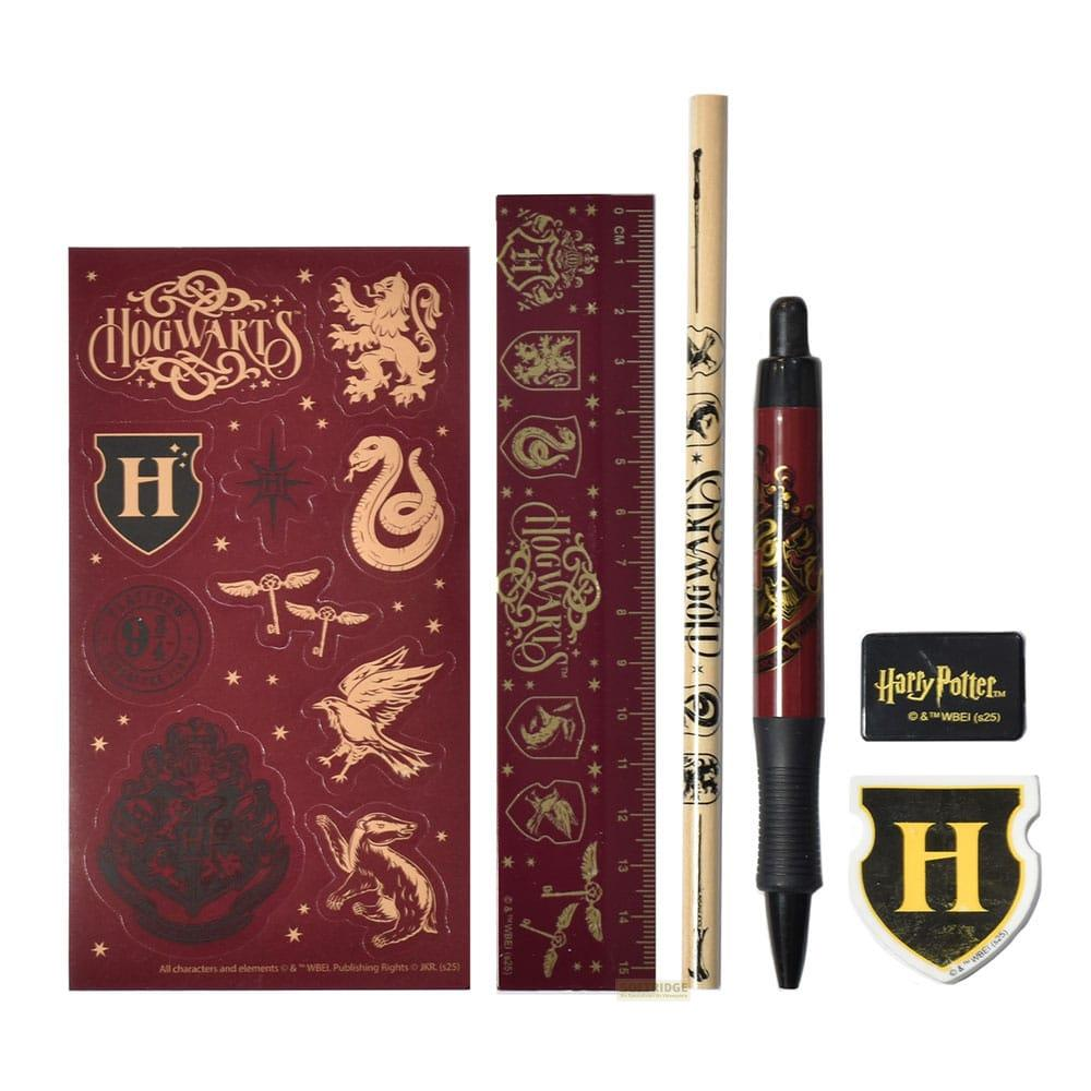 Hogwarts-Aufkleber, Lineal, Stift und Radiergummi mit Harry-Potter-Motiven.
