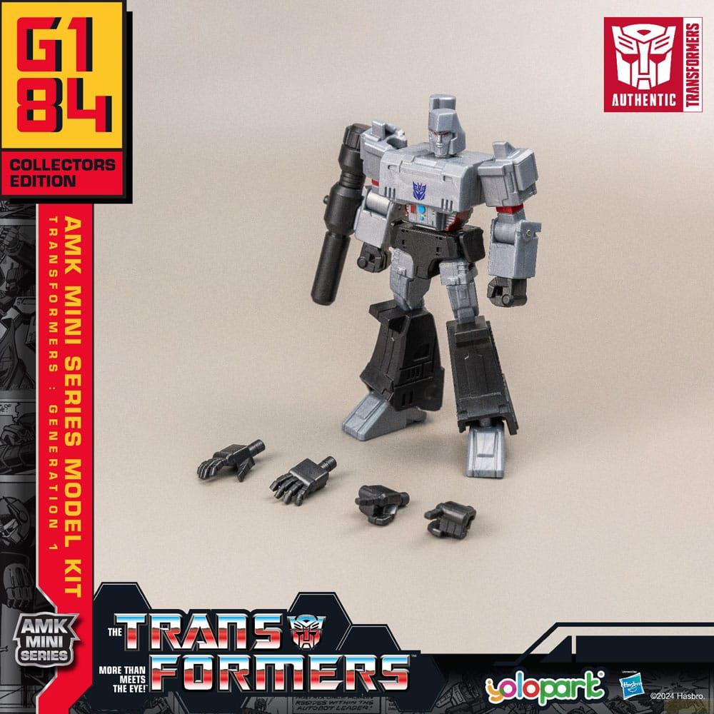 Ein grauer Megatron-Actionfigur-Bausatz mit separaten Händen und dem Transformers-Logo.