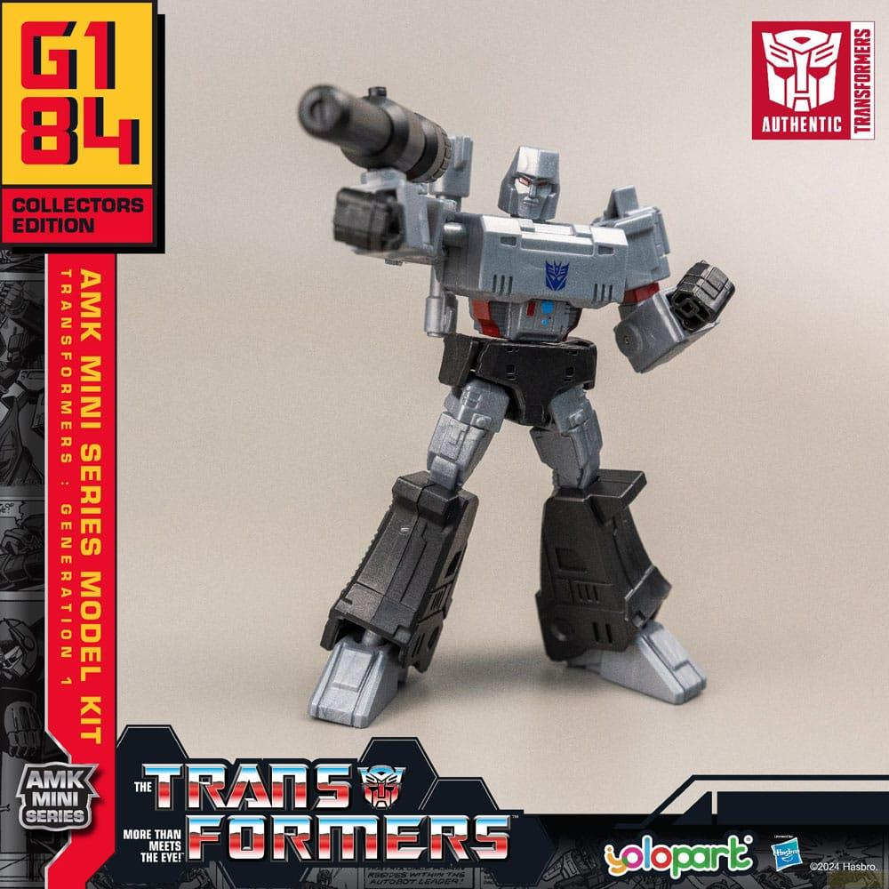 Eine graue und schwarze Megatron-Actionfigur in Pose mit Kanone.