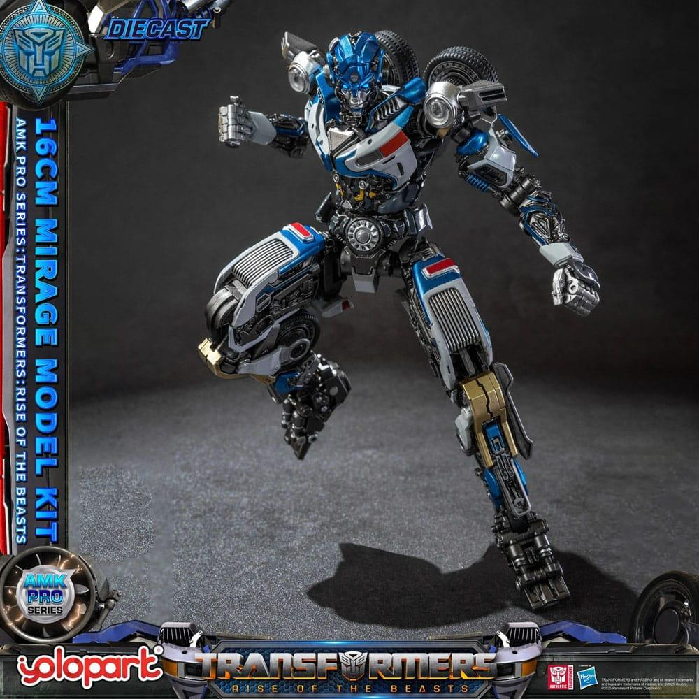 Blau-weiße Roboterfigur in dynamischer Pose, Teil der Transformers Rise of the Beasts-Linie.