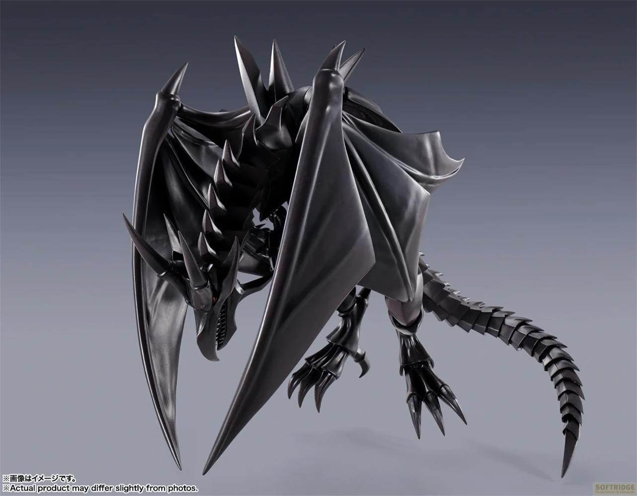 Una figura di drago nero con ali spiegate e artigli affilati.