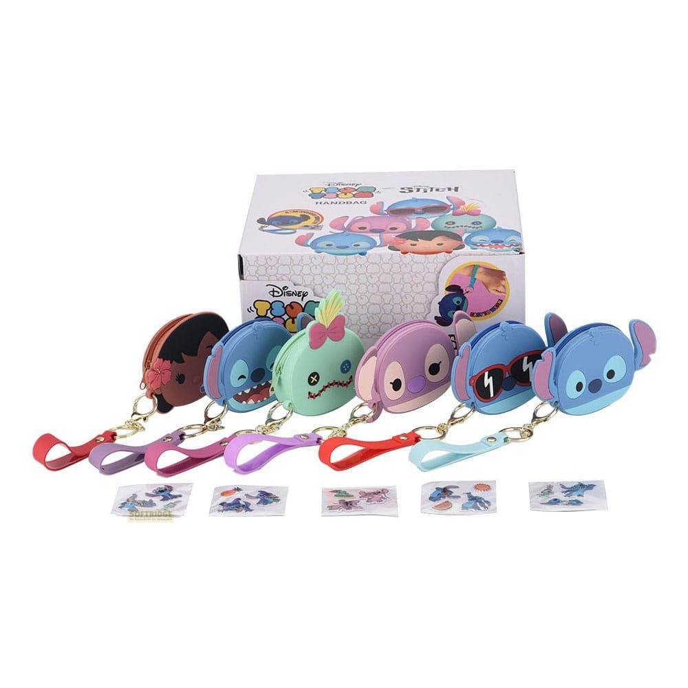 Cinco monederos coloridos de Disney Tsum Tsum con llaveros y pegatinas.