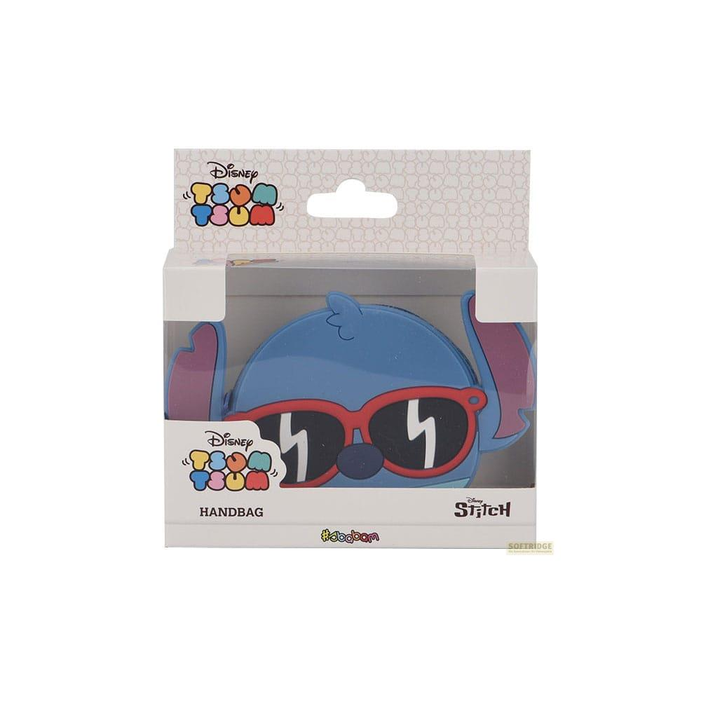 Un bolso azul de Stitch con gafas de sol, presentado en una caja.
