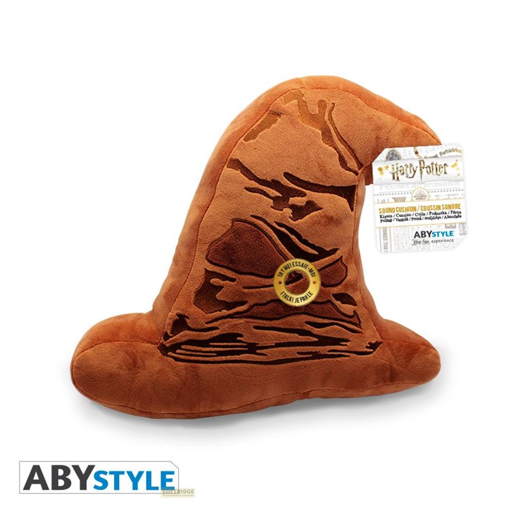 Peluche marrón del Sombrero Seleccionador de Harry Potter. Con estampado y botón. Etiqueta blanca.
