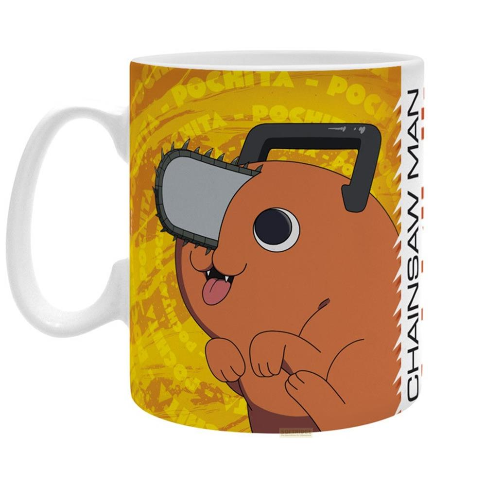 Eine orangefarbene Tasse mit einem Cartoon-Hund mit einer Kettensäge auf dem Kopf.