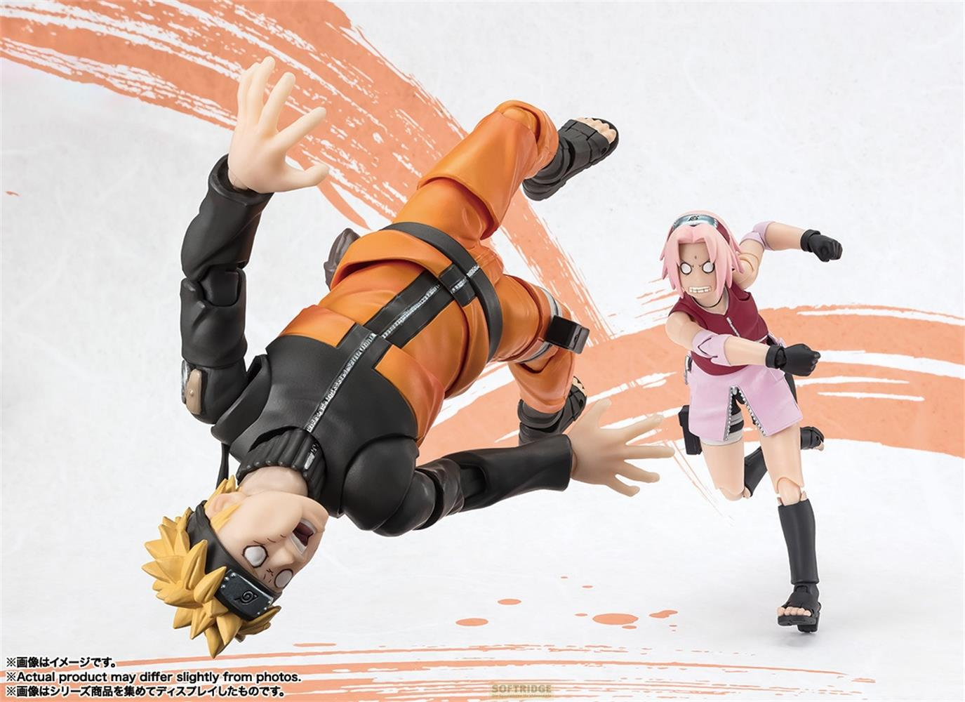 Naruto in arancione e nero cade, Sakura in rosa e rosso corre.